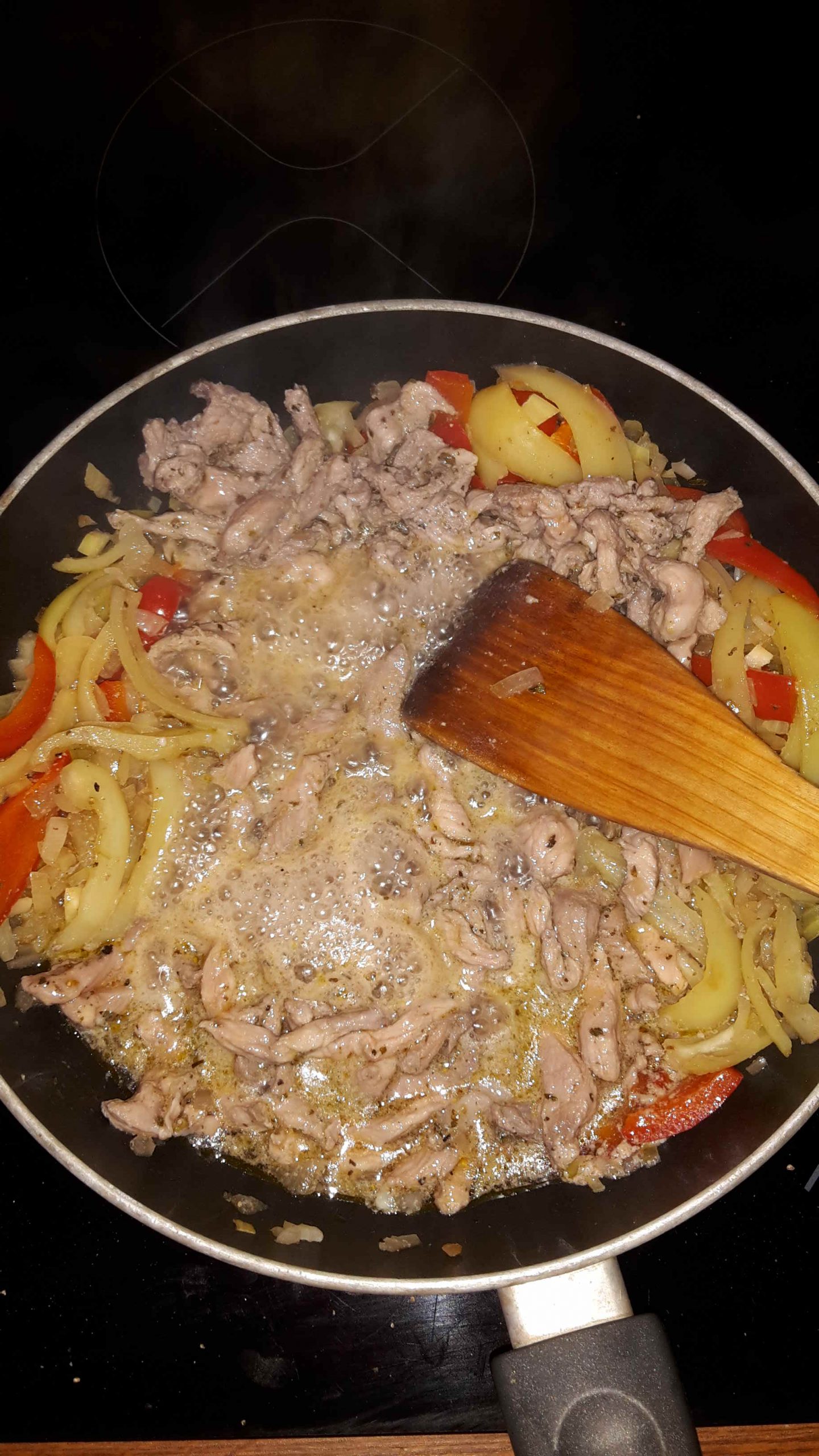 Vepřové nudličky s olivami